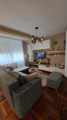 Stan na dan Sara Novi Sad - Housity