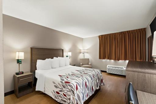 Red Roof Inn Martinsburg - Housity