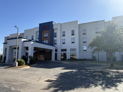 Hampton Inn & Suites Lawton - Housity