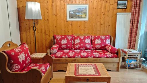 Appartement 2 chambres avec jardinet, piscine vue sur la montagne - Housity