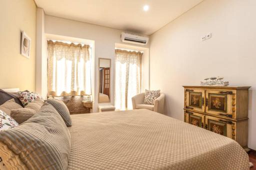 Barnabe Apartment - Housity