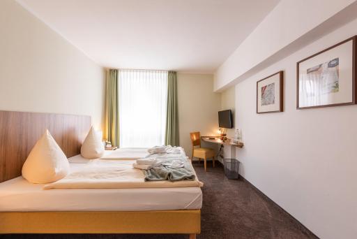 Hotel Nibelungen Hof - Housity
