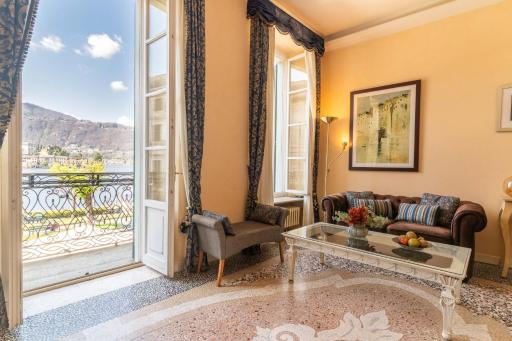 L'ISOLA Appartamento con vista lago - Housity