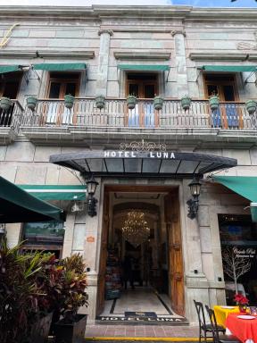 Hotel Luna - Housity