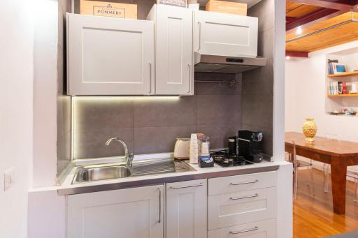 San Teodoro Apartment with Private Terrace Chiaia - Housity