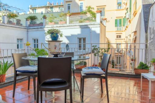 San Teodoro Apartment with Private Terrace Chiaia - Housity