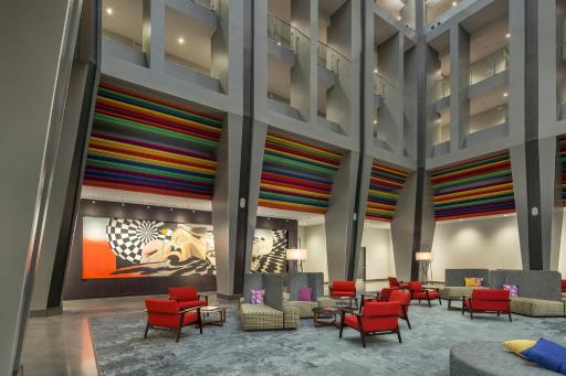 The Summit Hotel - Housity