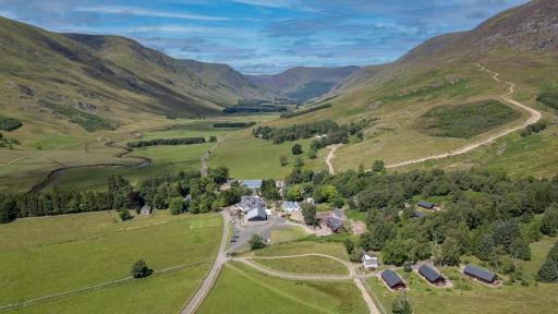 Glen Clova Hotel & Luxury Lodges - Housity