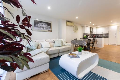 Lovely 2 Bed 2 Bath Apartment Central London - Housity