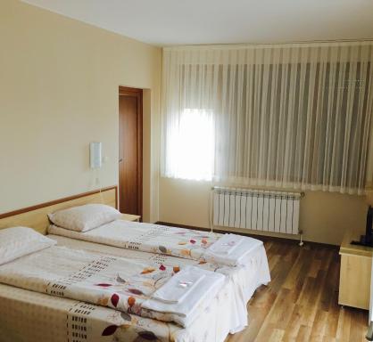 Twins Holiday Home - Housity