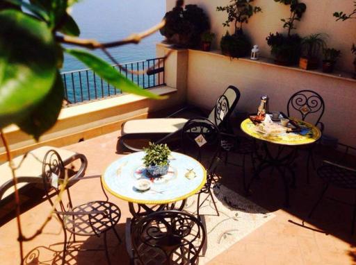 Romeo e Giulietta Scilla - Housity