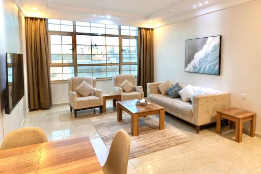 Four Seasons Suites - Housity