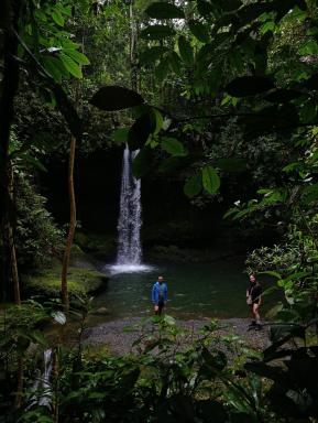 Donde se Oculta el Sol - Housity