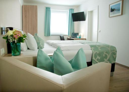 Hotel Claro Garni - Housity