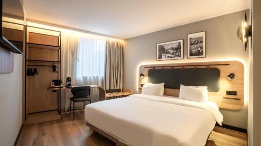 Campanile Paris Ouest - Pont de Suresnes - Housity