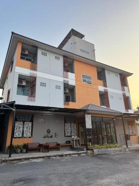 Firstbuild Apartment (เฟิร์สบิวท์อพาร์ทเม้น) - Housity