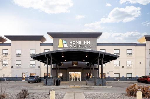 Home Inn & Suites Yorkton - Housity