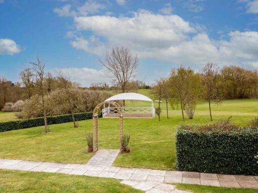 Mercure Milton Keynes Hotel - Housity