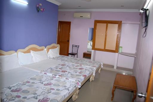 Hotel Jayaam - Housity