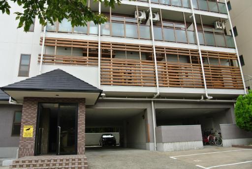 Backpackers Hotel NOOSA JAPAN in Takatsuki Tonda - Housity