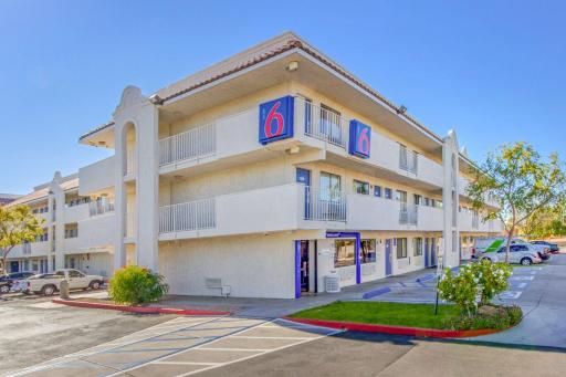 Motel 6-Phoenix, AZ - West - Housity