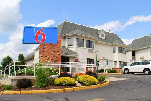 Motel 6-Enfield, CT - Hartford - Housity