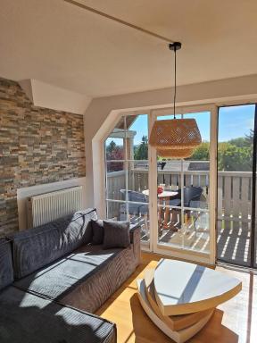Helle Lichtdurchflutete Ferienwohnung - Housity