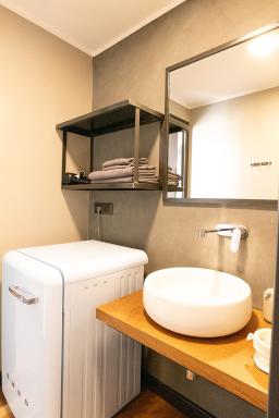 Barolo - Wine Loft - Housity