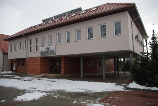 Hotel Pod Złotą Koroną - Housity