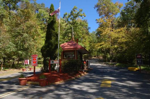 Scotrun Camping Resort Deluxe Park Model 4 - Housity