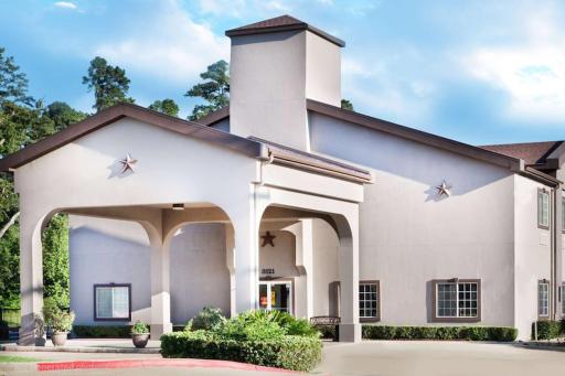 Hotel Piney Woods - Housity