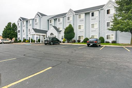 Motel 6-Sycamore, IL - Housity