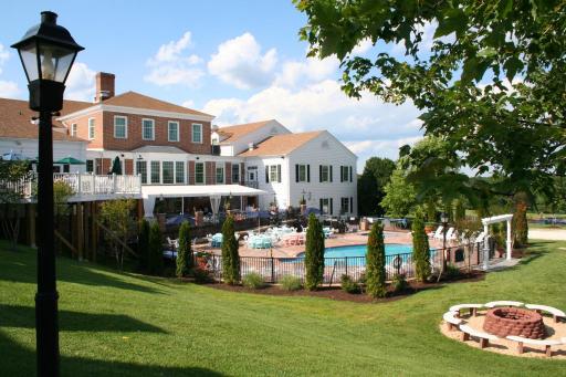 Virginia Crossings Hotel, Tapestry Collection by Hilton - Housity