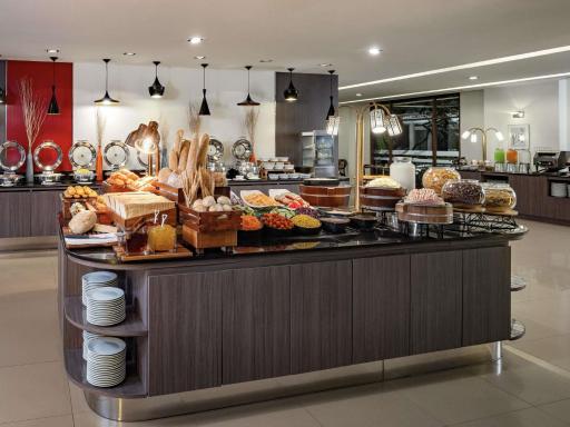 Ibis Bangkok Riverside - Housity