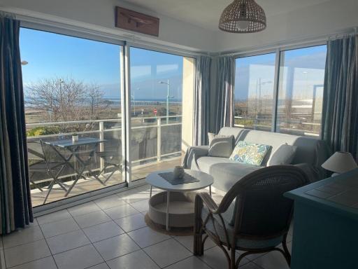 Appartement T2 vue mer les pieds dans l'eau avec parking privé - Housity