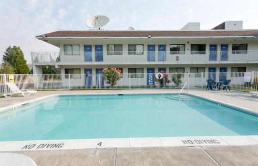 Motel 6 Weed - Mount Shasta - Housity