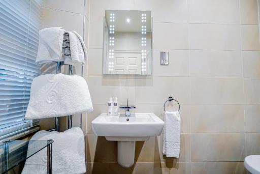 The Cranleigh Boutique - Housity