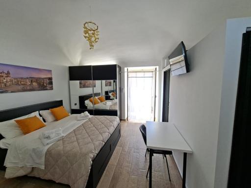 Central Post Office Guest House - Housity