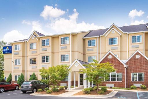 Microtel Inn & Suites by Wyndham Montgomery - Housity