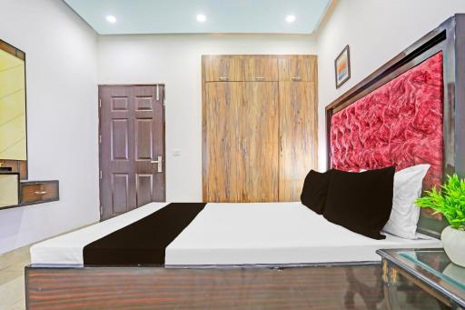 OYO Race Course Heights - Housity