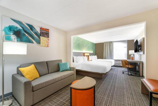 Comfort Inn & Suites - Housity
