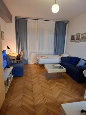 Coronation Apartment - Hizvo
