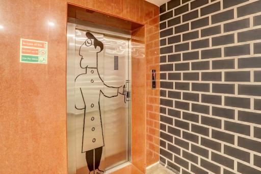 Super OYO Townhouse 235 Swain Heritage - Housity