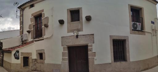 Albergue San Blas - Vía de la Plata y Cáparra - Vía Verde - Housity