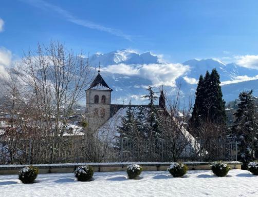 Tour médiévale rénovée au cœur du Pays du Mont-Blanc - Housity