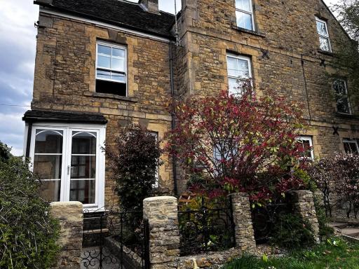 Period town house in the heart of Chipping Norton - Housity
