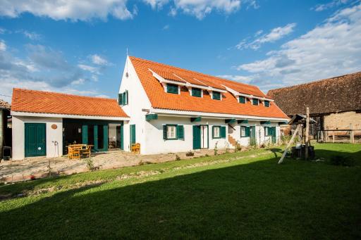 Cloasterf Haus - Housity