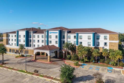 Wyndham Lake Charles - Housity
