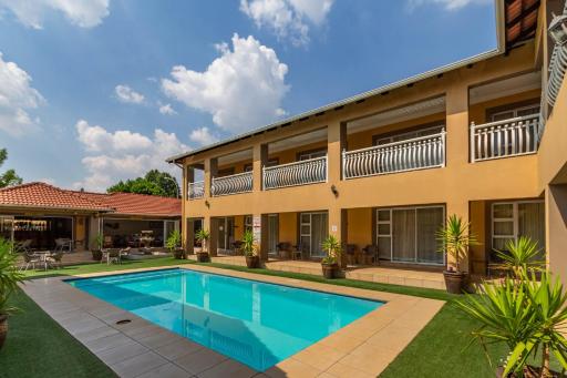 Lakeview Boutique Hotel & Conference Center - Housity