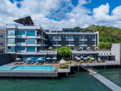 Two Seasons Coron Bayside Hotel - Housity